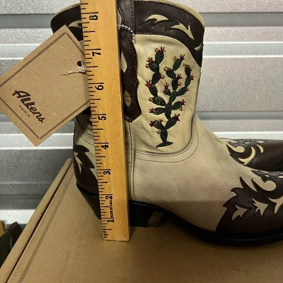 Brown and Cream Ankle Boots with Western Embroidery cactus women 8.5 - Picture 9 of 9